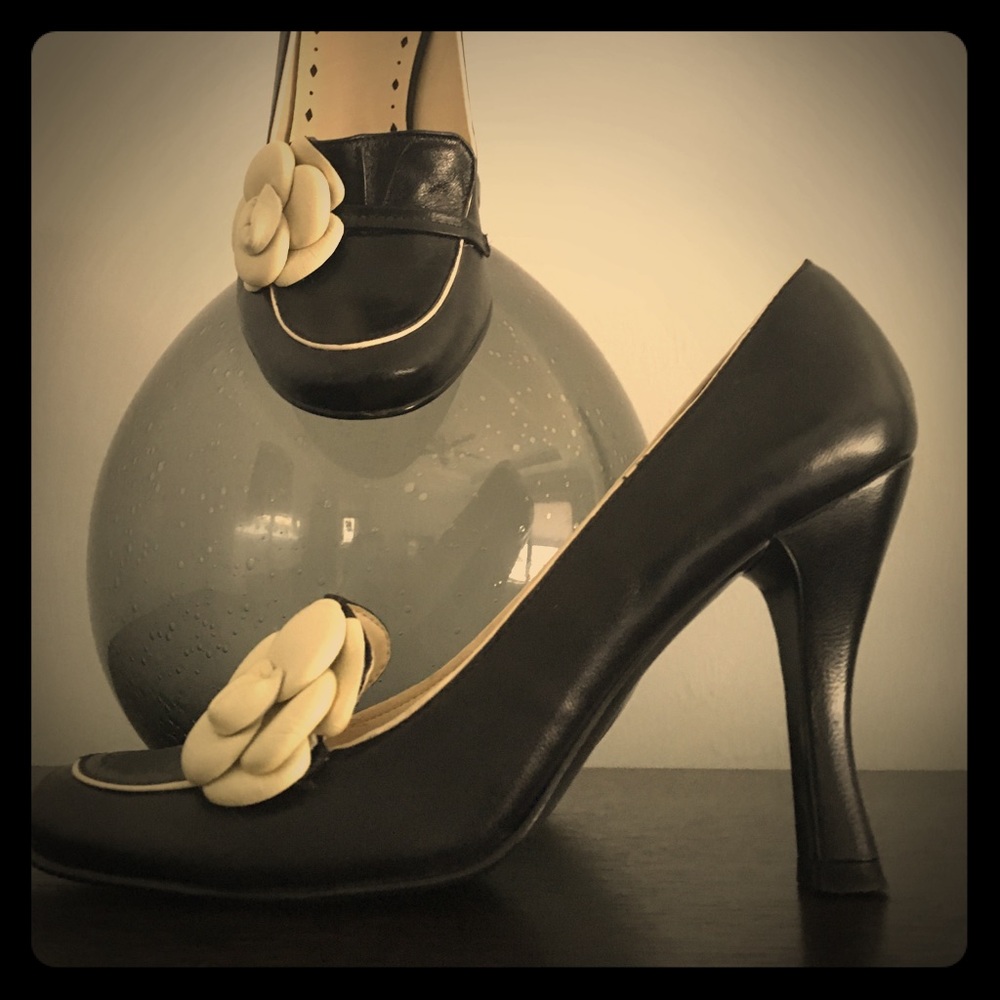 7.5 BCBGirls Round Toe Pumps